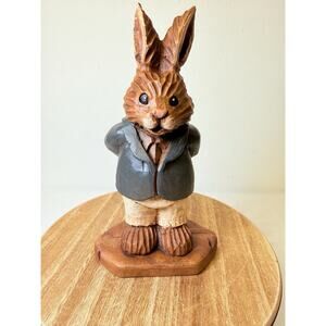 Vtg Sarah’s Collectibles Wooden Folk Art Anthropomorphic Rabbit And Carrot